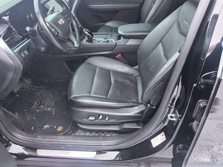 Cadillac XT6 2022 2022款 2.0T 六座四驱豪华型