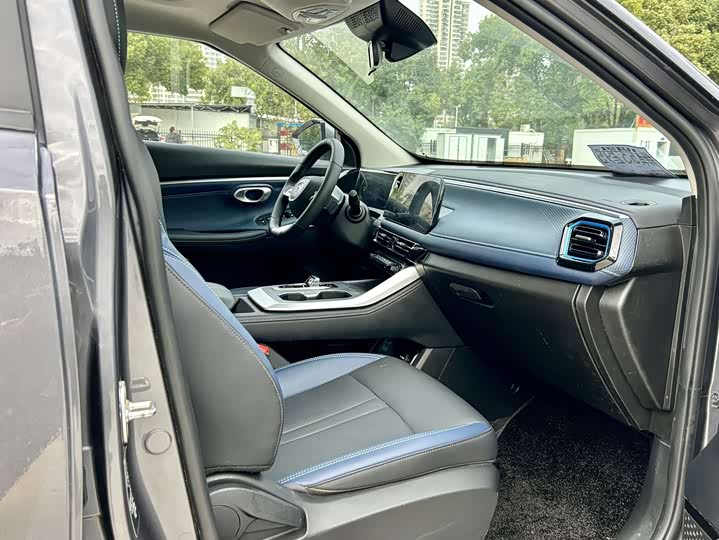 GAC Trumpchi GS3 2024 2024款 影速 270T 劲智MAX