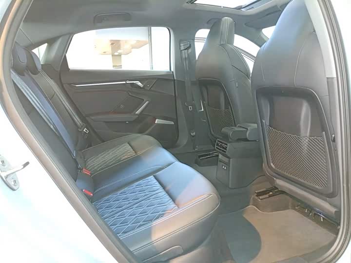 Audi A3 2025 2025款 A3L Limousine 35TFSI 飞驰尊享型