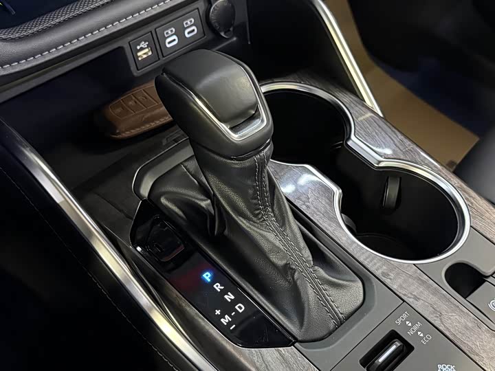 Toyota Crown Kluger 2024 2024款 2.0T 四驱劲耀版