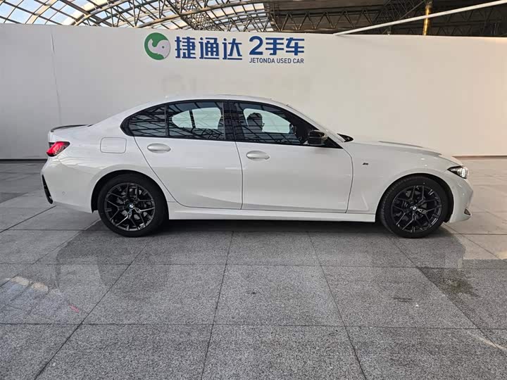 BMW 3 Series 2025 2025款 330i M运动曜夜套装