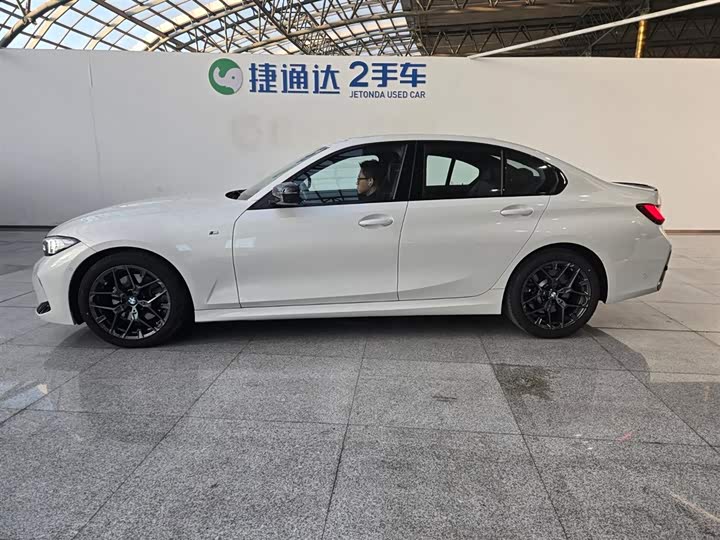 BMW 3 Series 2025 2025款 330i M运动曜夜套装