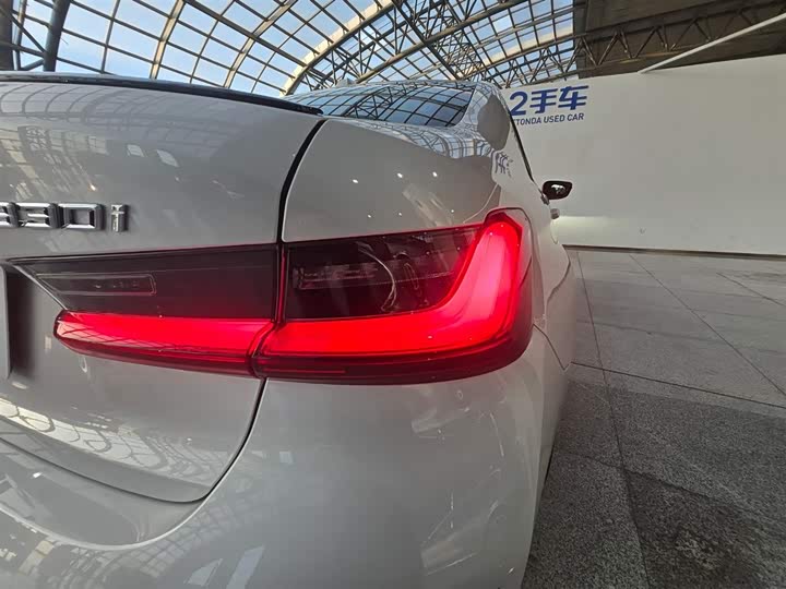 BMW 3 Series 2025 2025款 330i M运动曜夜套装