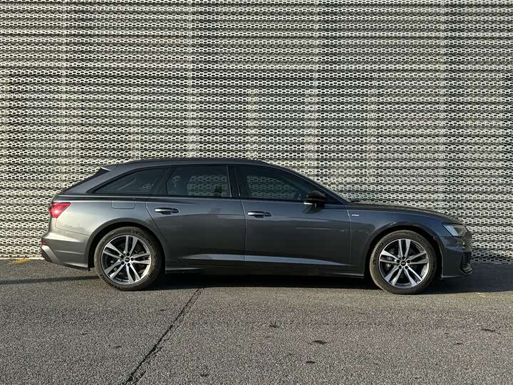 Audi A6 2022 2022款 Avant 先锋派 45 TFSI 臻选动感型