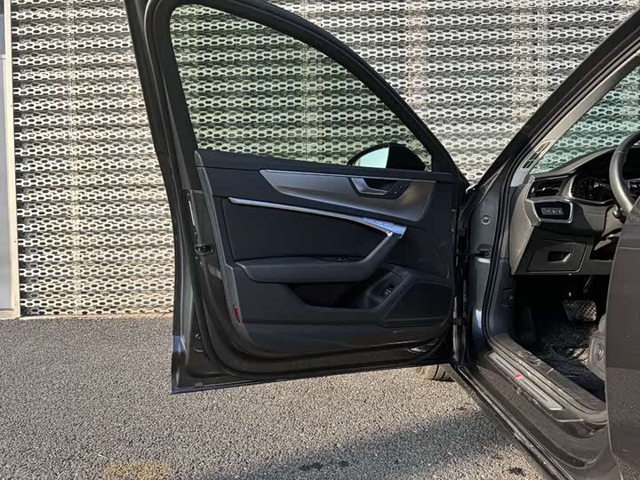 Audi A6 2022 2022款 Avant 先锋派 45 TFSI 臻选动感型