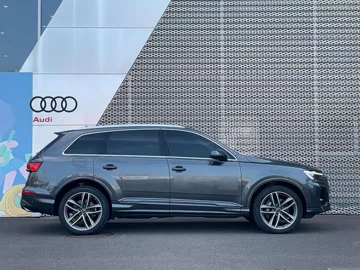 Audi Q7 2024 2024款 45 TFSI quattro S line运动型