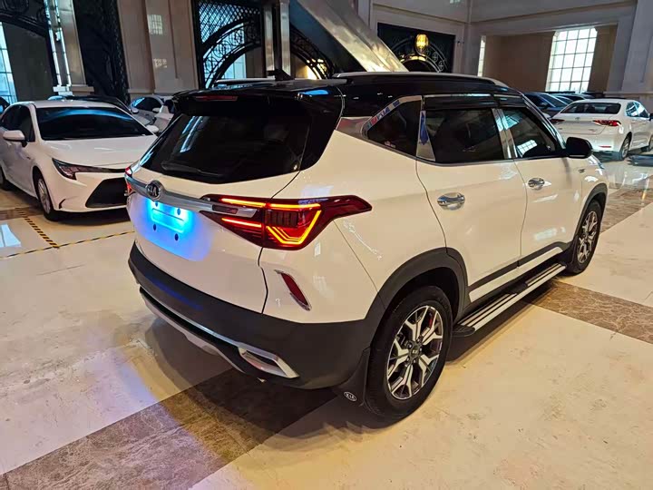Kia KX3 2021 2021款 1.5L CVT潮流版