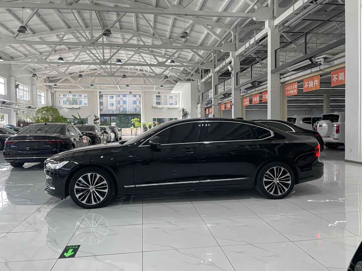 Volvo S90 Hybrid 2024 2024款 插电式混动 四驱长续航智逸豪华版