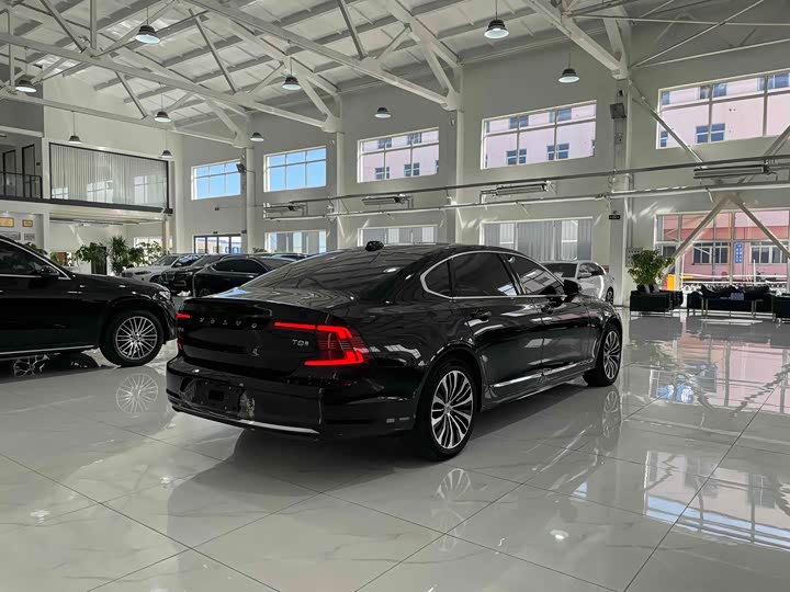 Volvo S90 Hybrid 2024 2024款 插电式混动 四驱长续航智逸豪华版
