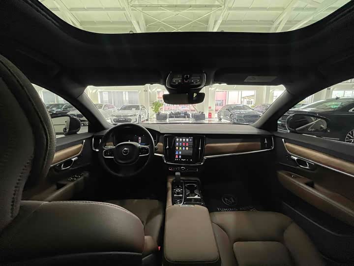 Volvo S90 Hybrid 2024 2024款 插电式混动 四驱长续航智逸豪华版