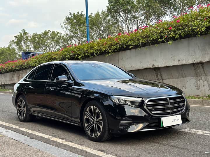 Mercedes-Benz E-Class Hybrid 2024 2024款 E 350 e L 插电式混合动力轿车