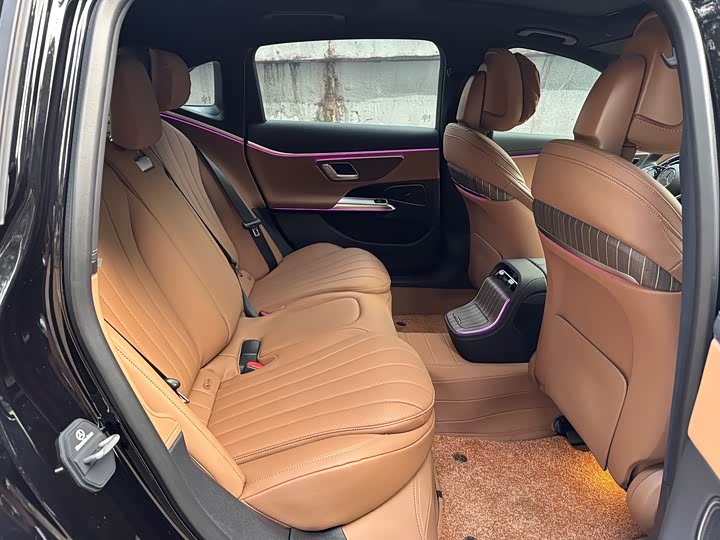 Mercedes-Benz E-Class Hybrid 2024 2024款 E 350 e L 插电式混合动力轿车