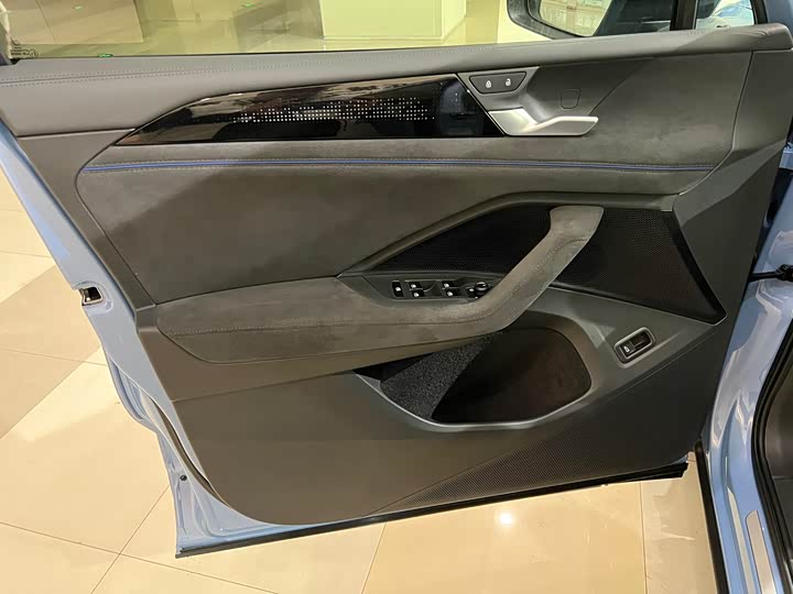 Volkswagen Tiguan L Pro 2025 2025款 PRO 380TSI 四驱 R-Line 智尊版