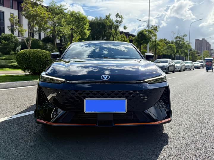 Changan UNI-V 2024 2024款 1.5T 尊贵运动型