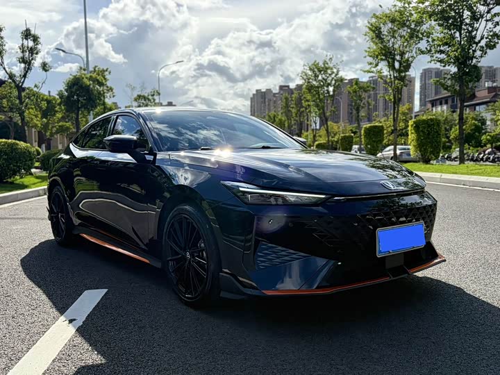 Changan UNI-V 2024 2024款 1.5T 尊贵运动型