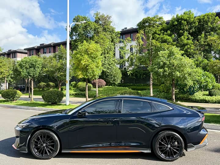 Changan UNI-V 2024 2024款 1.5T 尊贵运动型