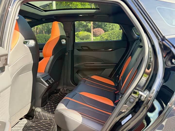 Changan UNI-V 2024 2024款 1.5T 尊贵运动型