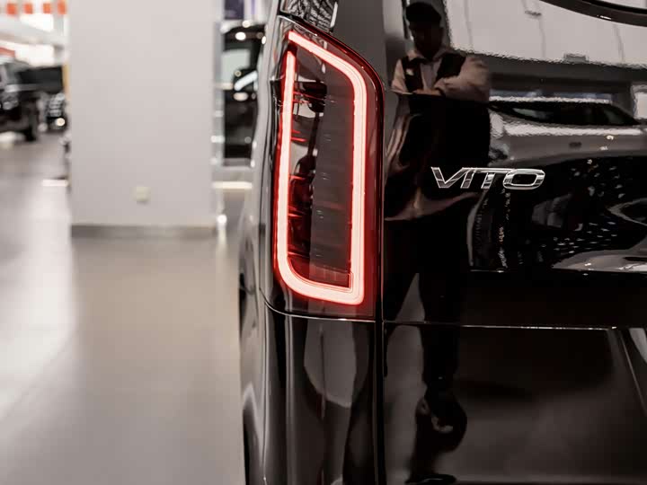 Mercedes-Benz Vito 2024 2024款 2.0T 精英版 7座