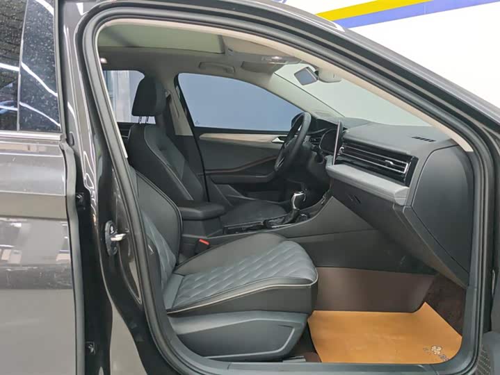 Volkswagen Sagitar L 2025 2025款 300TSI DSG超越版