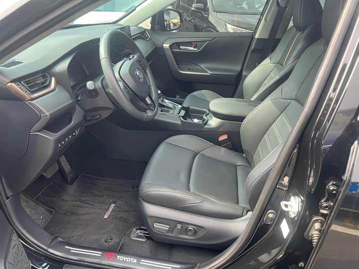 Toyota Wildlander 2024 2024款 双擎 2.5L E-CVT两驱豪华PLUS版