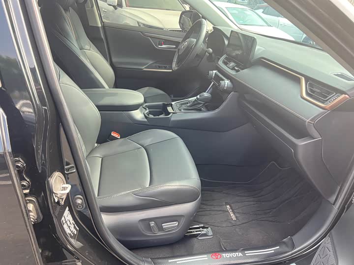 Toyota Wildlander 2024 2024款 双擎 2.5L E-CVT两驱豪华PLUS版