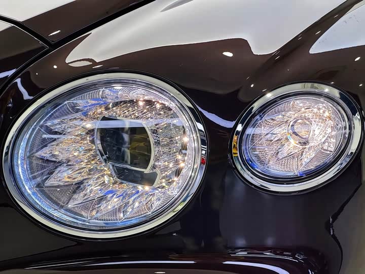 Bentley Flying Spur 2023 2023款 4.0T V8 雅度版