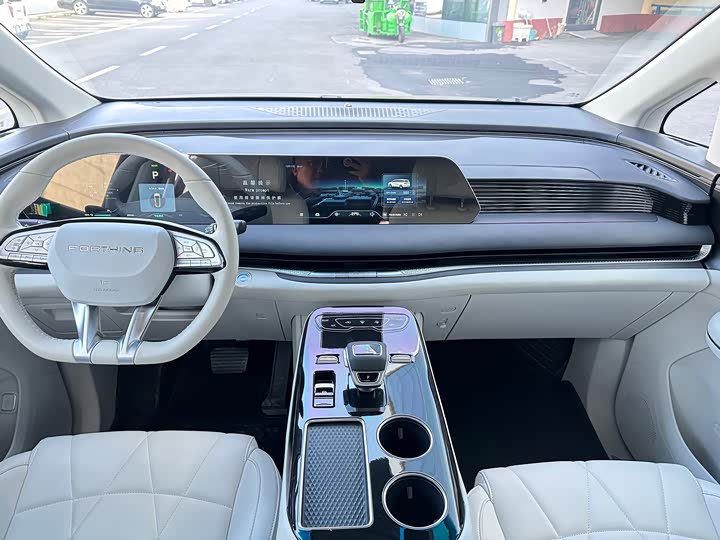 Dongfeng Forthing Xinghai V9 2024 2024款 1.5TD 200km 中国结系列 豪华型