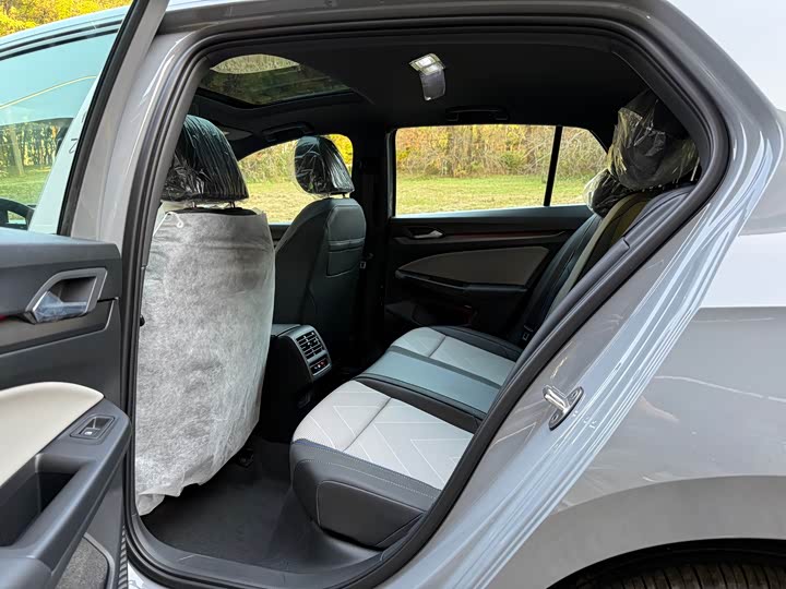 Volkswagen Golf 2025 2025款 改款二 300TSI R-Line