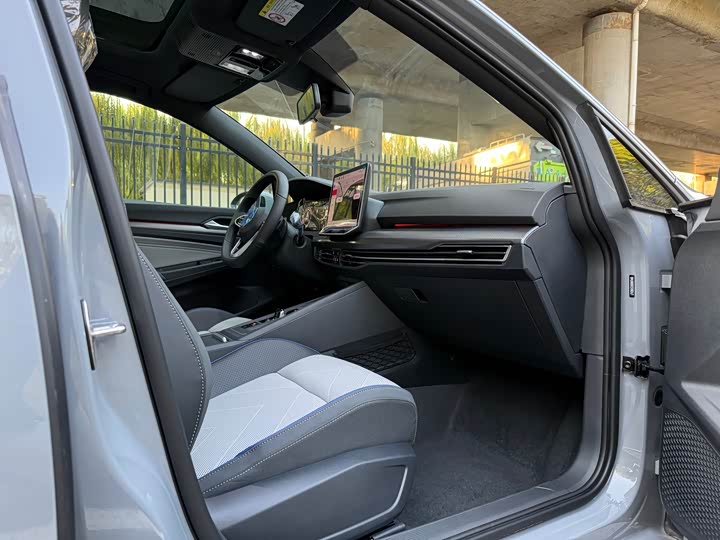 Volkswagen Golf 2025 2025款 改款二 300TSI R-Line