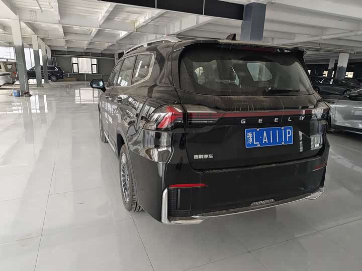 2025 Geely Okavango L