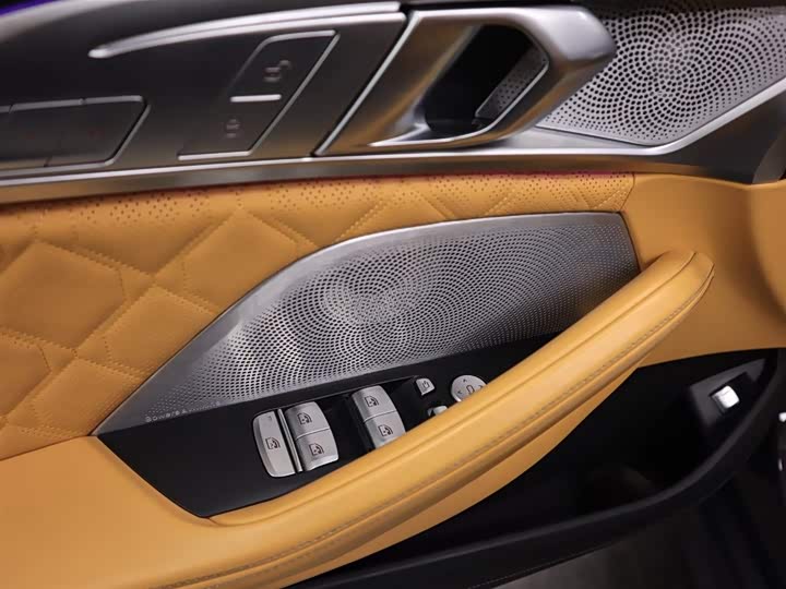 BMW M8 2020 2020款 M8 四门轿跑车 雷霆版