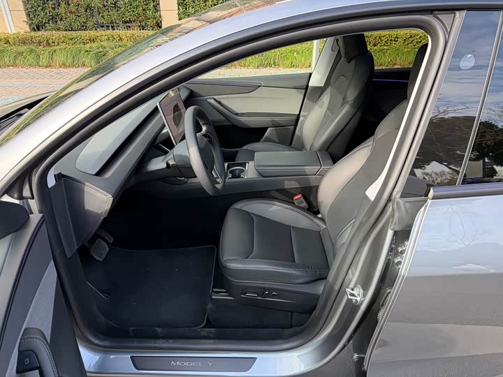 Tesla Model Y 2025 2025款 后轮驱动版