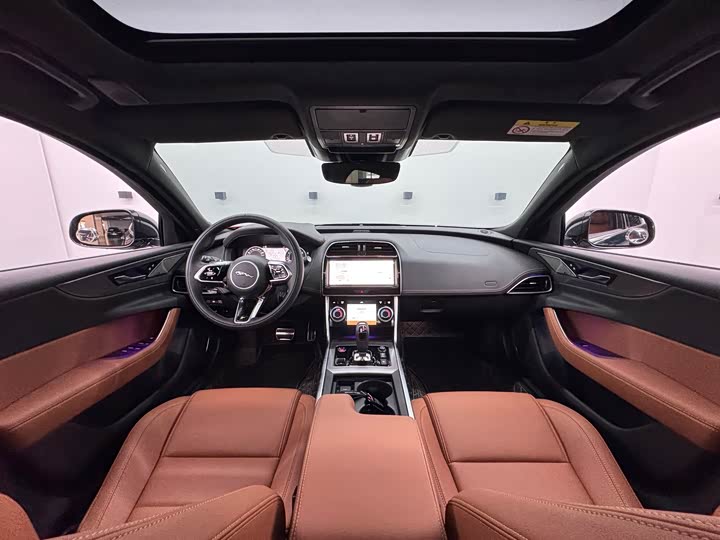 Jaguar XE L 2024 2024款 2.0T 250PS R-DYNAMIC S进取运动版