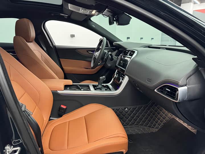 Jaguar XE L 2024 2024款 2.0T 250PS R-DYNAMIC S进取运动版