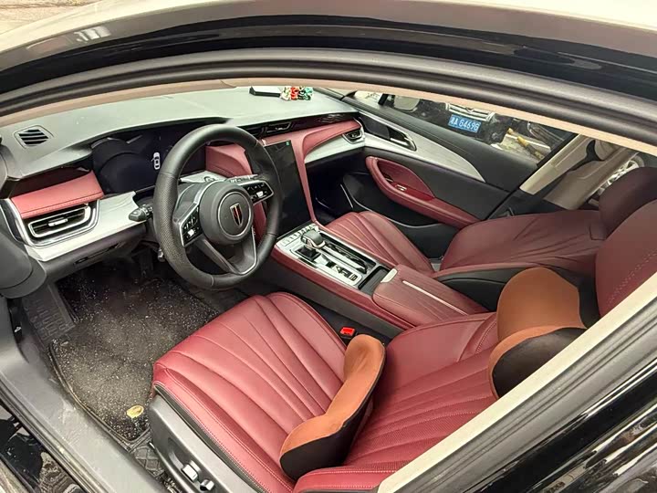 Hongqi H5 2025 2025款 2.0T 自动旗畅版