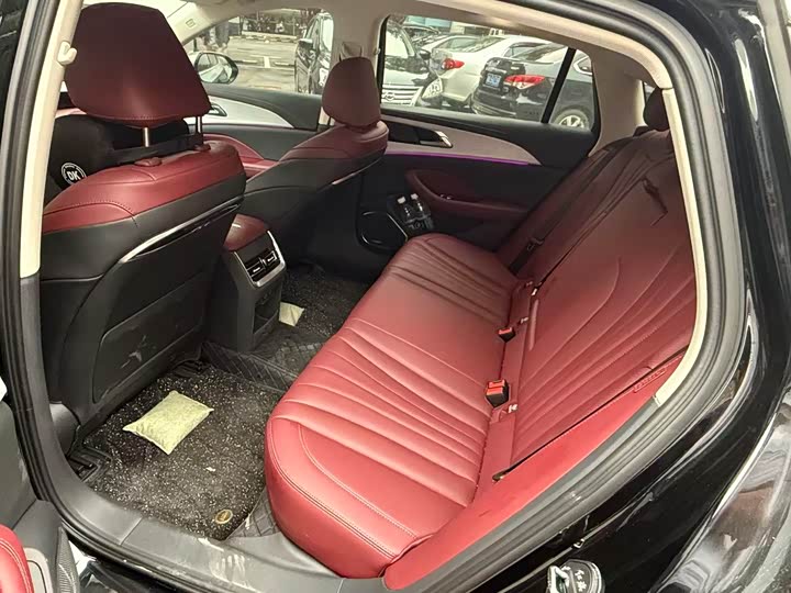 Hongqi H5 2025 2025款 2.0T 自动旗畅版