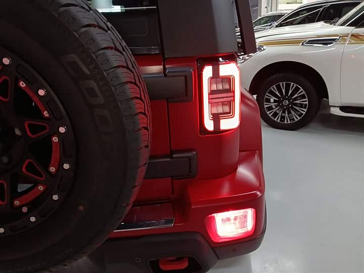 BAIC Beijing BJ40 2024 2024款 2.0D 刀锋英雄荣耀版