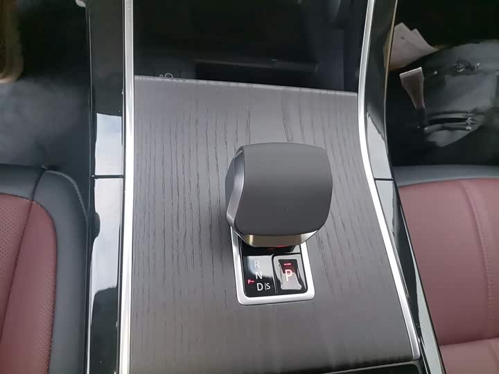 Land Rover Range Rover Evoque L 2024 2024款 揽胜极光L SE 驭光尊耀版