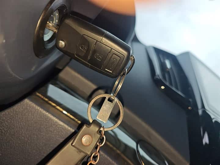 Dongfeng Forthing Lingzhi Plus 2023 2023款 2.0L 手动豪华型CNG 7座