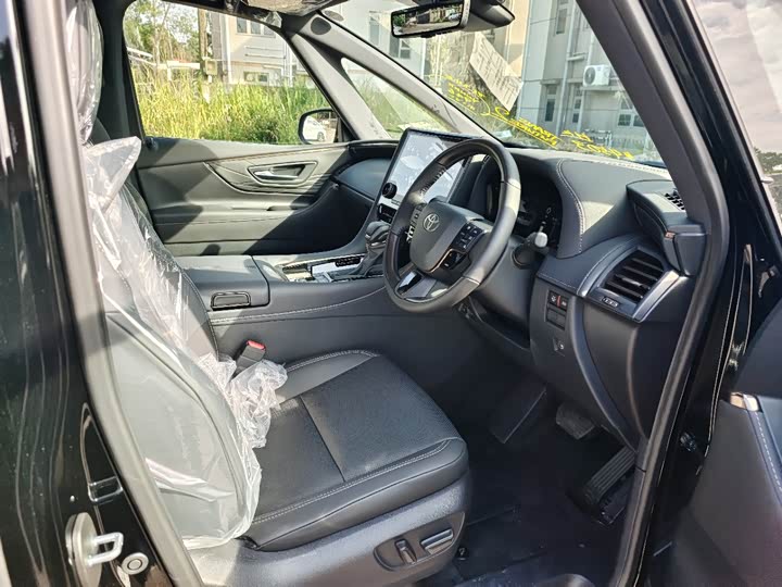 Toyota Alphard 2025 2025款 双擎 2.5L 尊贵黄金版