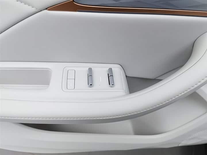 Hozon L 2024 2024款 增程 310 闪充PRO版