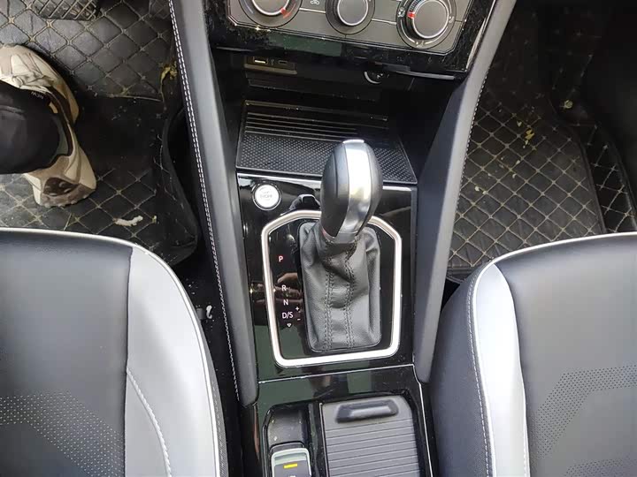 Jetta VS7 2023 2023款 280TSI 自动高光悦享版