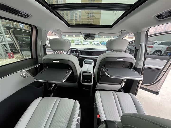 Maxus G70 2024 2024款 2.0T 自动旗舰版 7座