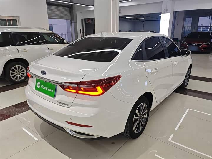 Ford Escort 2021 2021款 1.5L 自动钻石版