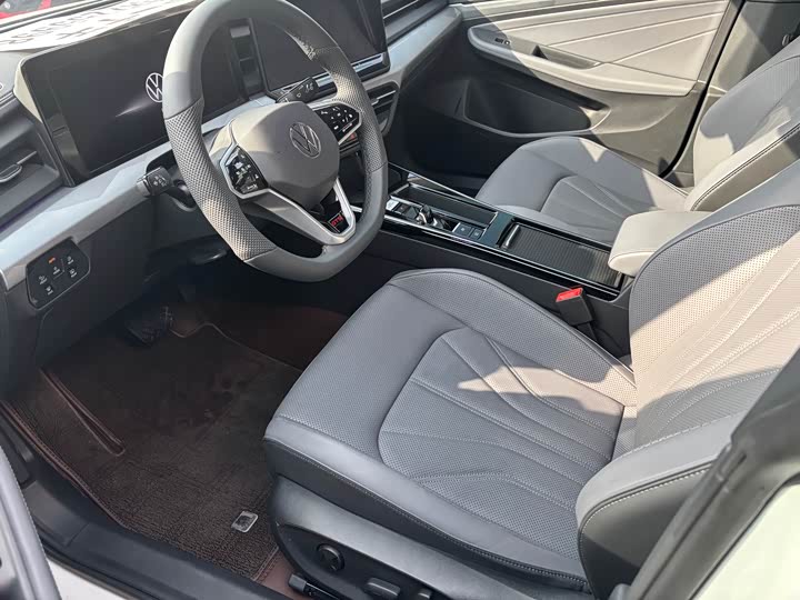 Volkswagen Lamando L 2026 2026款 凌渡L GTS 380TSI 凌风百万纪念版