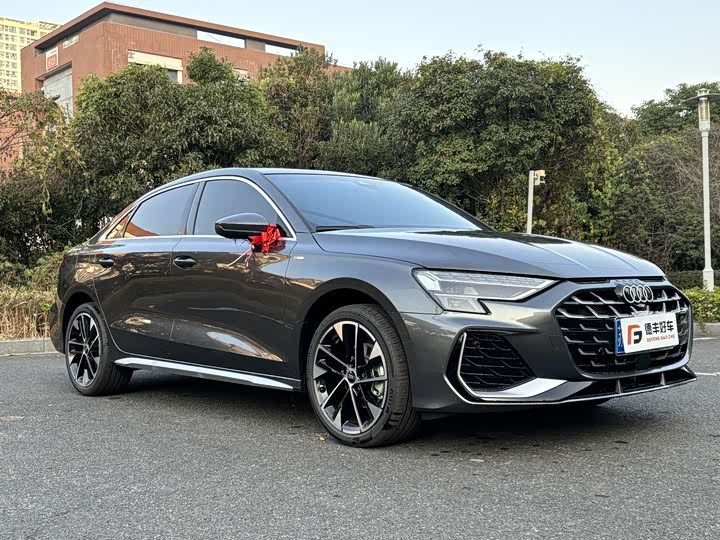 Audi A3 2025 2025款 A3L Limousine 35TFSI 飞驰尊享型
