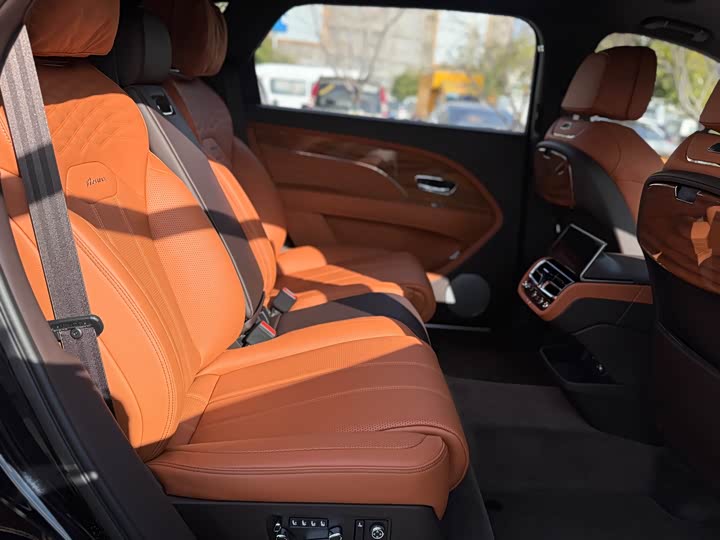 Bentley Bentayga 2023 2023款 4.0T V8 长轴距雅度版