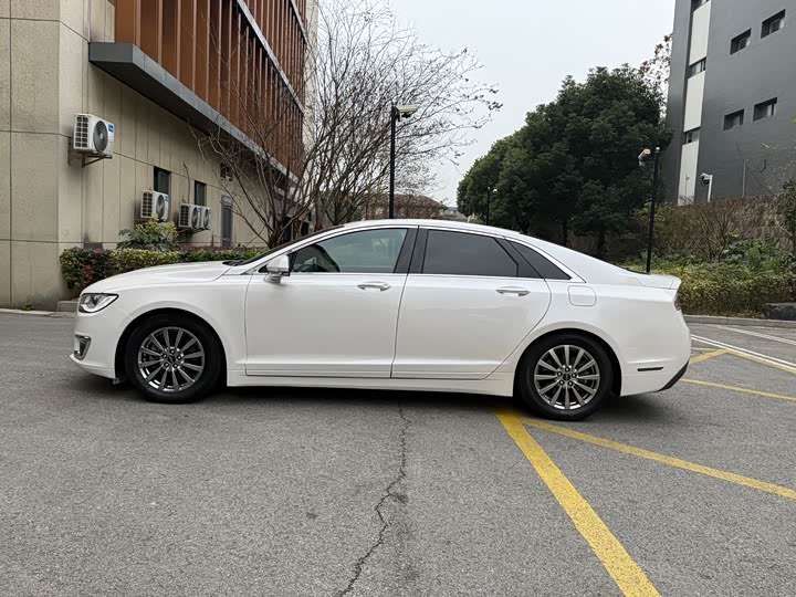 Lincoln MKZ 2020 2020款 2.0T MONO限量尊雅版 MONO WHITE