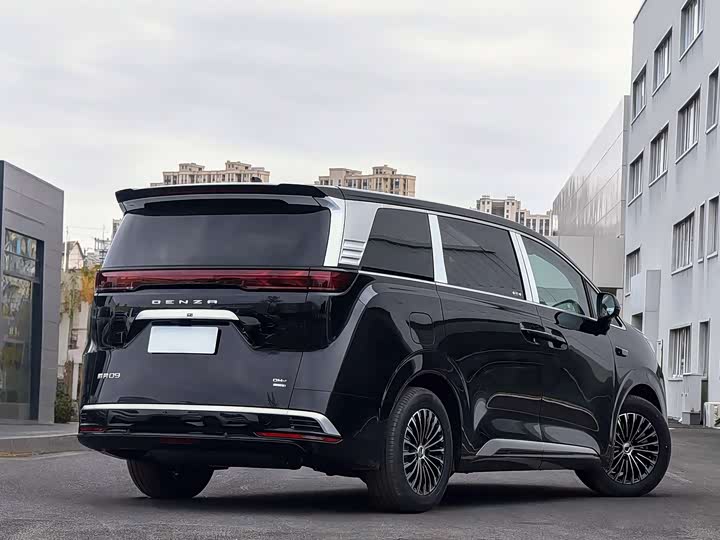 Denza D9 2025 2025款 DM-i 四驱尊航型