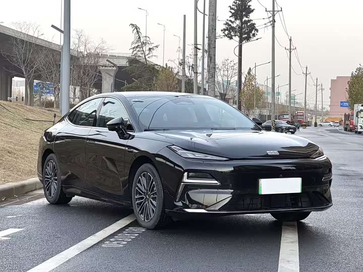 Geely Galaxy Starshine 8 EM-i 2025 2025款 130km EM-i 尊贵版